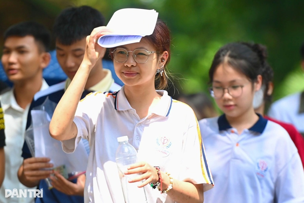 Hướng dẫn nộp lệ phí xét tuyển đại học, cao đẳng theo tỉnh thành sáp nhập - 1