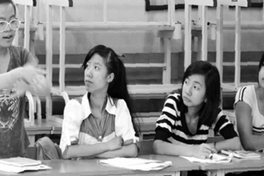 Nghị lực phi thường của “cô giáo” bị câm điếc