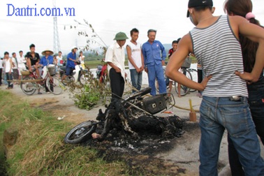 Lại một vụ đánh chết kẻ trộm chó, thiêu rụi xe máy