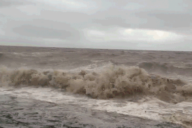 Tâm bão Wipha đã đi vào đất liền ven biển Hưng Yên - Ninh Bình