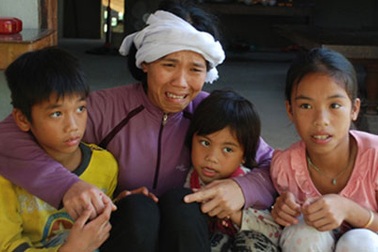 Phối hợp với Lào truy bắt đối tượng giết người đi tìm trầm