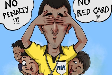 Dân mạng chế ảnh bày tỏ bức xúc với trọng tài sau trận thua Thái Lan