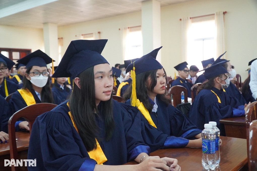 Cần Thơ khen thưởng báo Dân trí vì có nhiều đóng góp cho khuyến học - 2 Cần Thơ khen thưởng báo Dân trí vì có nhiều đóng góp cho khuyến học - 2