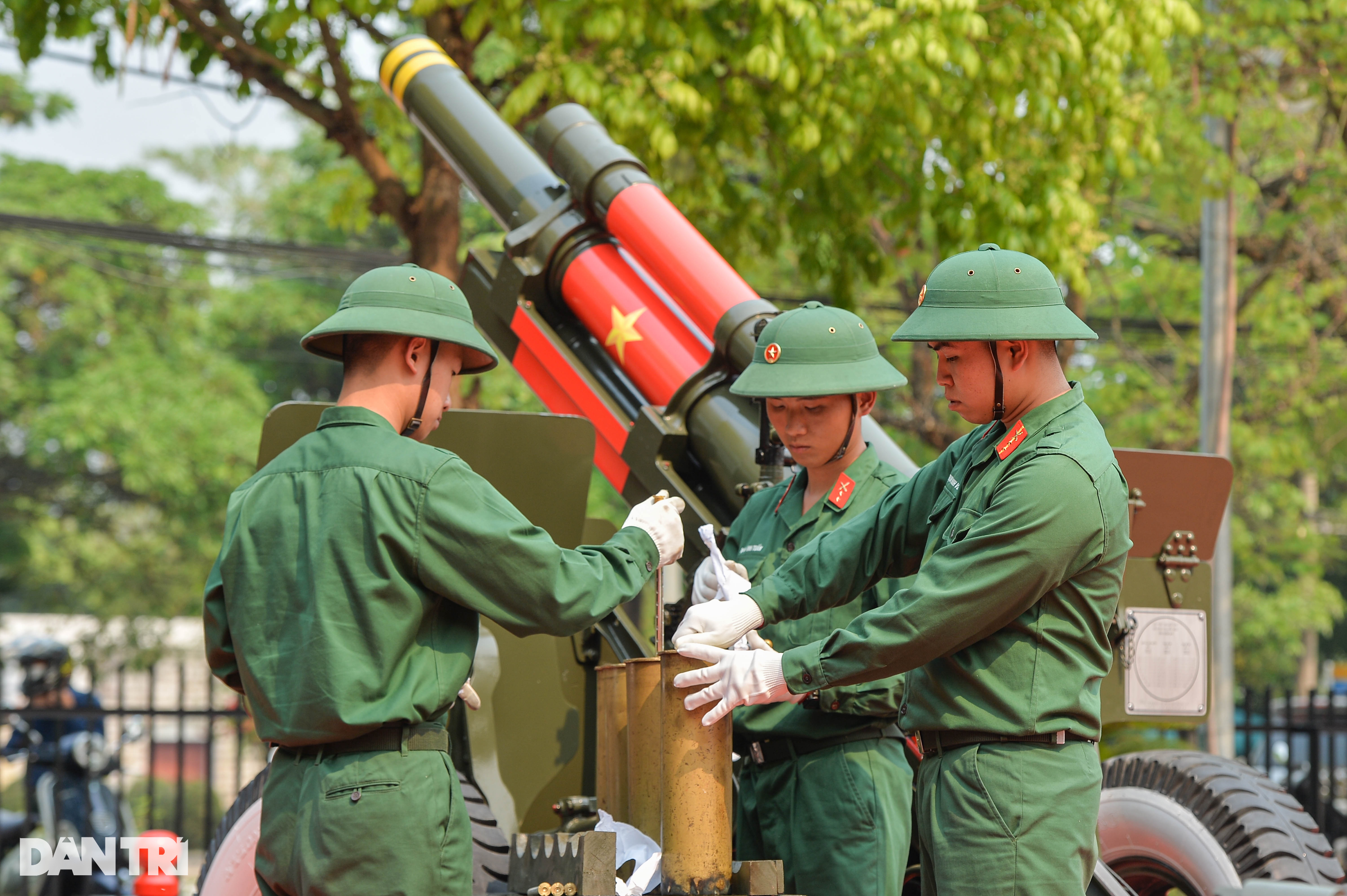 Artillery array serving the 70th anniversary of the Dien Bien Phu Victory - 5