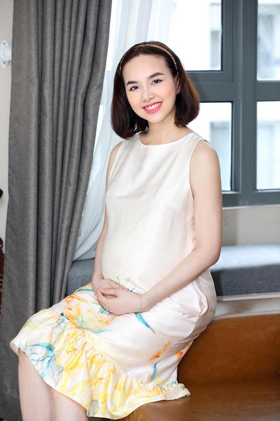 Vợ chồng Trấn Thành tình tứ hôn nhau trên đỉnh Phan-xi-păng - 12 Vợ chồng Trấn Thành tình tứ hôn nhau trên đỉnh Phan-xi-păng - 12