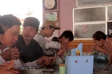 Chủ nhà hàng mách chiêu bán phở lợn sề