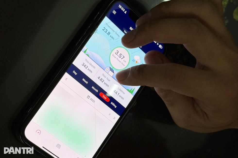 Điện mặt trời áp mái ở TPHCM: Chuyển dịch xanh từ mái nhà người dân - 2 Điện mặt trời áp mái ở TPHCM: Chuyển dịch xanh từ mái nhà người dân - 2