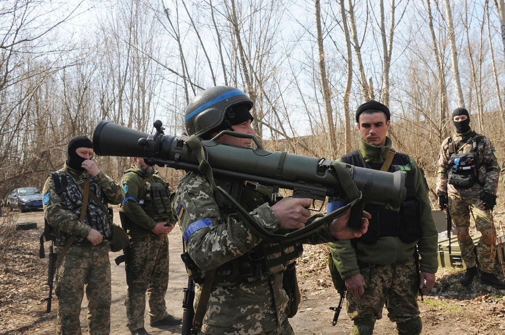 Xung đột leo thang, vũ khí phương Tây liên tục đổ về Ukraine - 1 Xung đột leo thang, vũ khí phương Tây liên tục đổ về Ukraine - 1