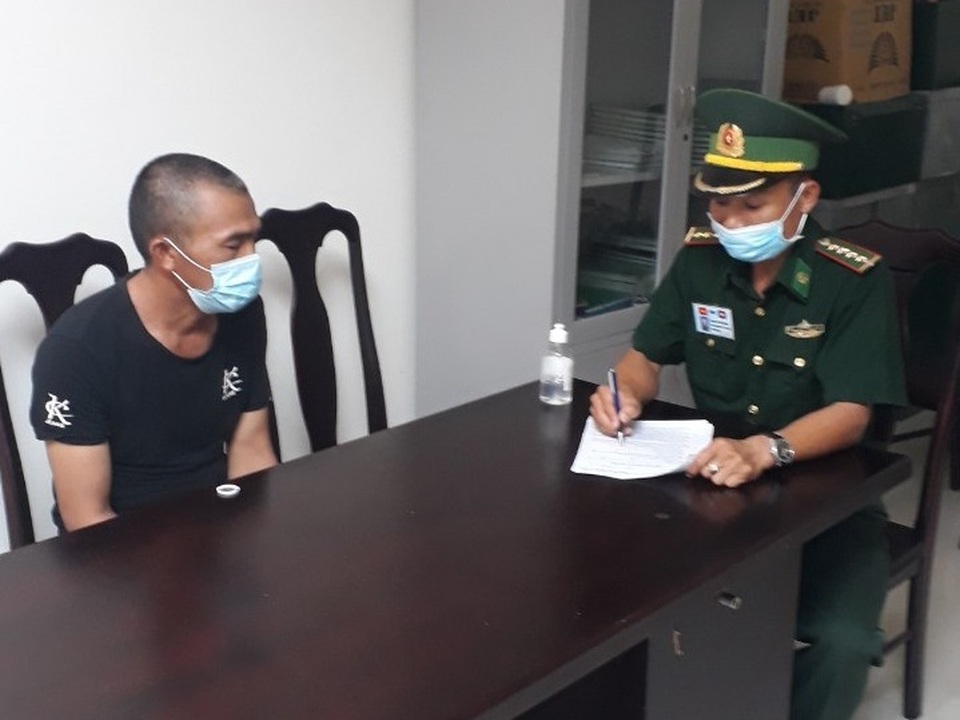 Phát hiện, ngăn chặn nhiều đối tượng xuất, nhập cảnh trái phép - 3 Phát hiện, ngăn chặn nhiều đối tượng xuất, nhập cảnh trái phép - 3