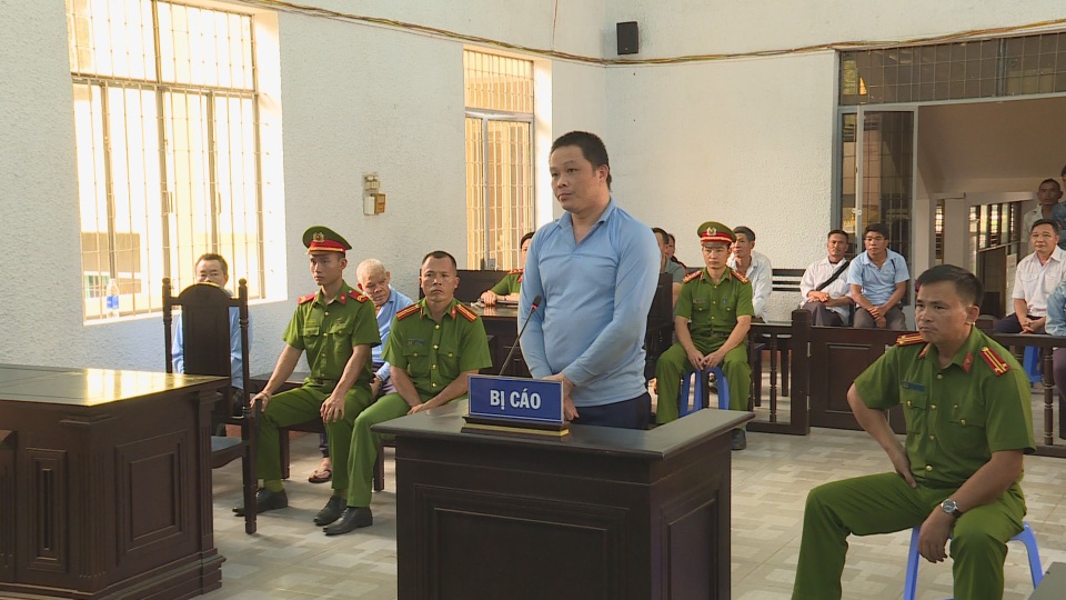 Y án tử hình kẻ đổ xăng thiêu 2 người thân của người tình - 1 Y án tử hình kẻ đổ xăng thiêu 2 người thân của người tình - 1