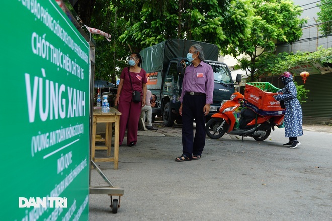 Hà Nội: Toàn cảnh chiến dịch xét nghiệm hơn 300.000 người để bóc tách F0 - 15 Hà Nội: Toàn cảnh chiến dịch xét nghiệm hơn 300.000 người để bóc tách F0 - 15