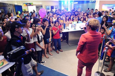 Sao trải nghiệm siêu phẩm Galaxy Tab S cùng khán giả Hà Nội