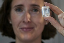 Sắp bán viên kim cương không màu "khủng" với giá 460 tỷ đồng