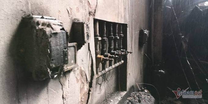 Cháy Cung Việt Xô, sập sân khấu, thiết bị đêm nhạc Quang Hà thành than - Ảnh 16. Cháy Cung Việt Xô, sập sân khấu, thiết bị đêm nhạc Quang Hà thành than - Ảnh 16.