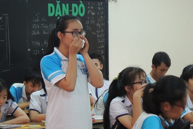 Tranh cãi việc chuyển trường nữ sinh phản ánh cô giáo không giảng bài