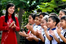 Đảm bảo đời sống giáo viên ổn định thì mới mong có "học thật, thi thật"