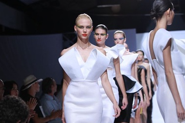 Thế giới thời trang đầy màu sắc trong bộ phim Việt quay tại New York