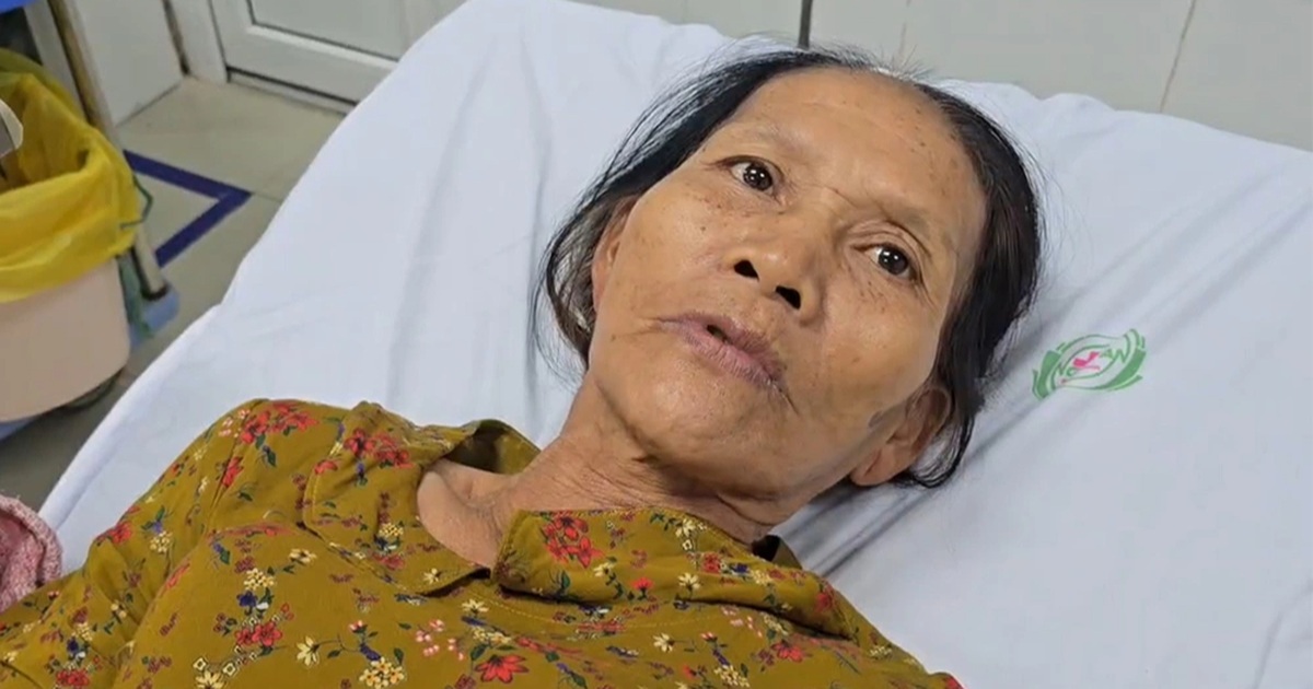 Bà hoảng loạn giằng co cố cứu cháu sơ sinh trong tay kẻ cầm dao đâm loạn xạ