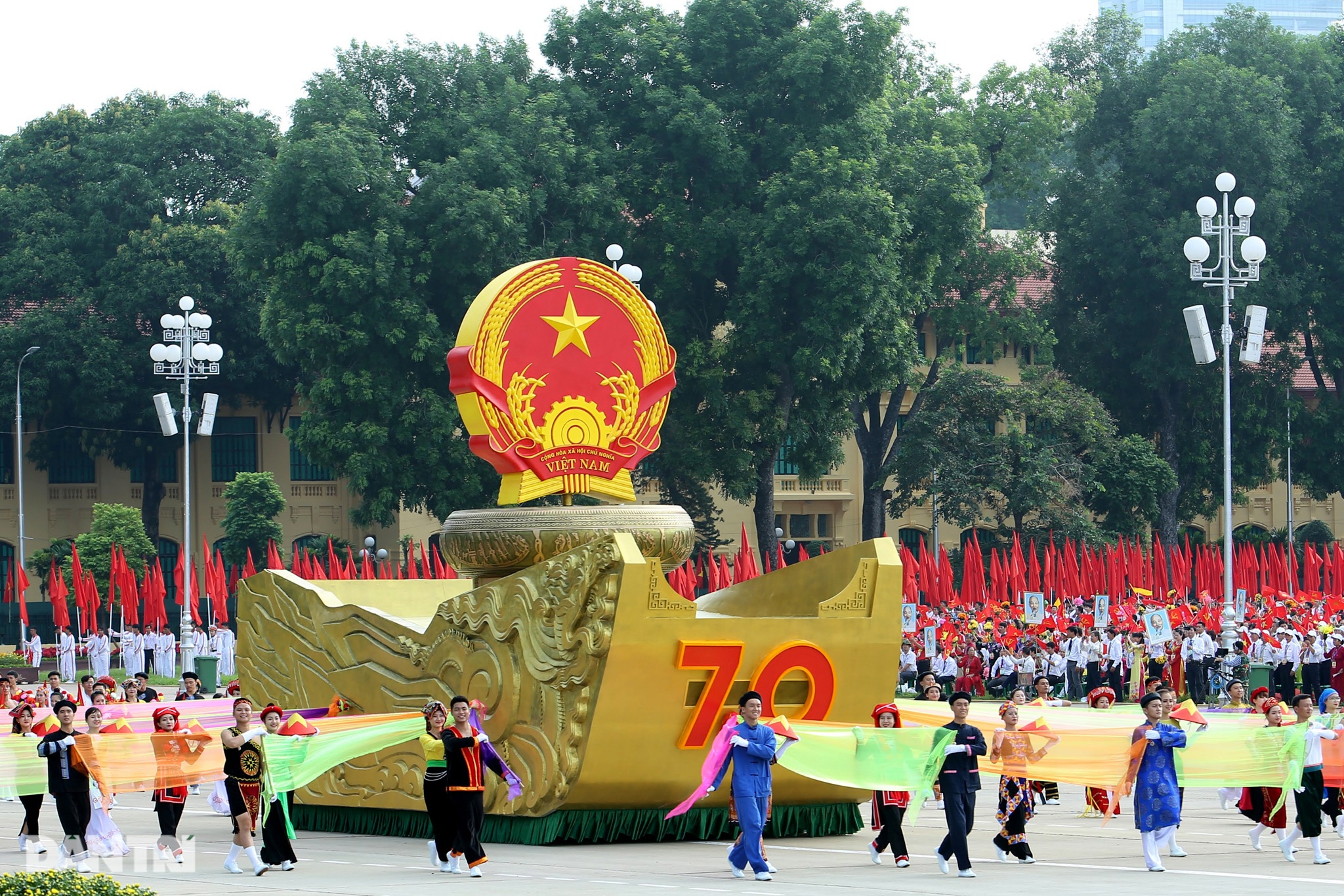 Ngắm Lễ diễu binh hùng tráng, rộn ràng đường phố Thủ đô dịp Quốc khánh 2015 - 7 Ngắm Lễ diễu binh hùng tráng, rộn ràng đường phố Thủ đô dịp Quốc khánh 2015 - 7