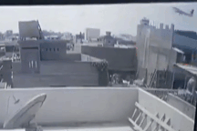 Khoảnh khắc máy bay Pakistan chở 99 người nổ như “cầu lửa”