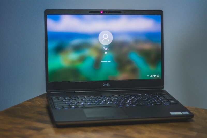 Dell Precision 7550: Không mỏng nhẹ, nhưng là “trâu cày” quá ngon cho dân kỹ thuật