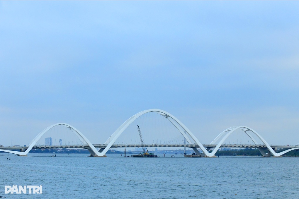 Cầu Nhật Lệ 3 được đầu tư 1.300 tỷ đồng nguy cơ trượt mục tiêu về đích sớm - 1