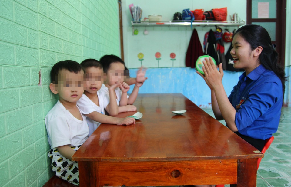 Cô giáo 8x và hành trình đến với những đứa trẻ chuyên biệt - 6 Cô giáo 8x và hành trình đến với những đứa trẻ chuyên biệt - 6