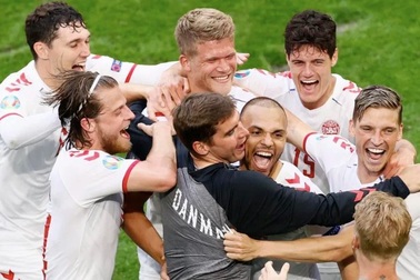 Eriksen "góp công" trong chiến thắng của Đan Mạch trước Xứ Wales