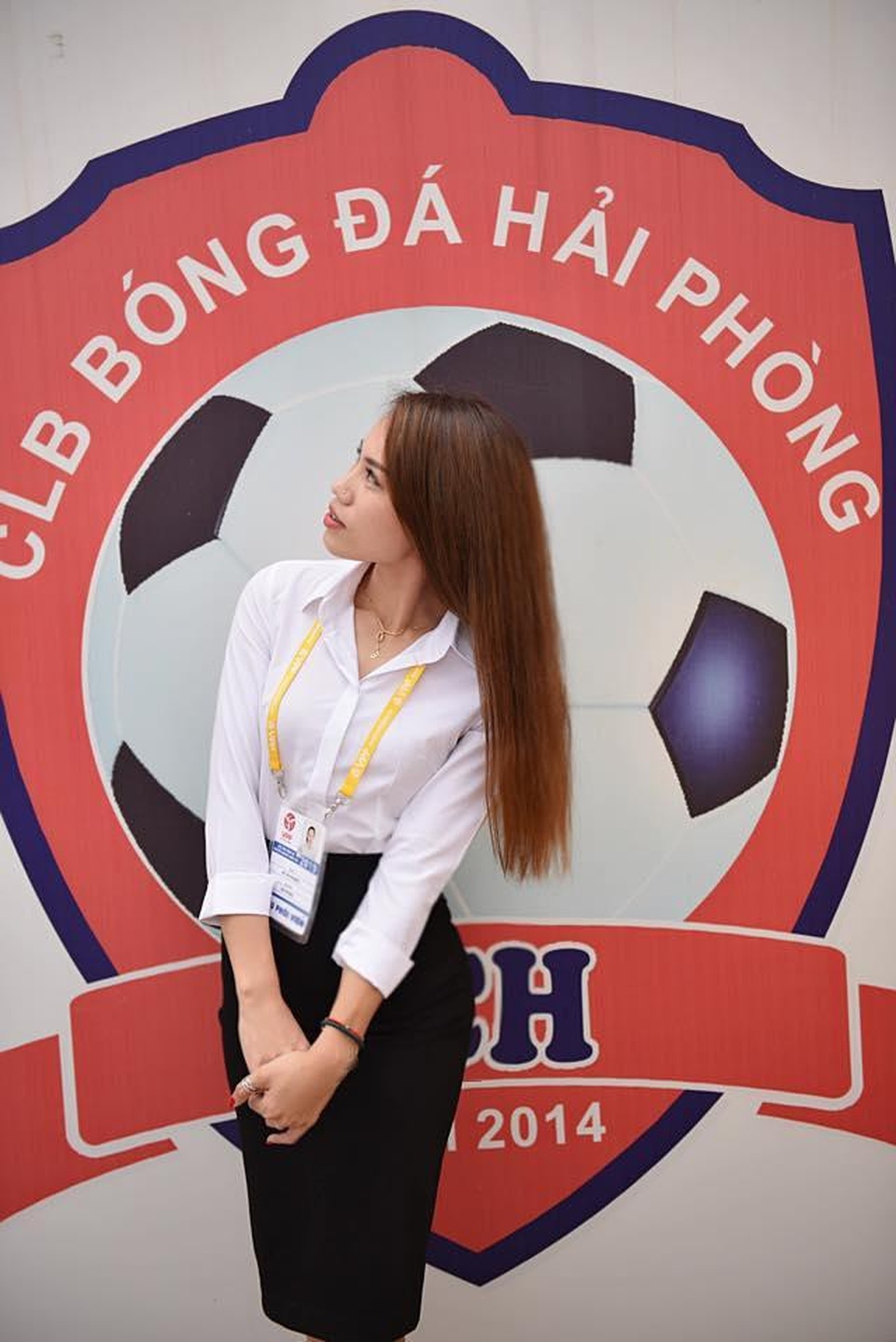 Nữ trợ lý trọng tài giải hạng Nhất gây sốt vì quá gợi cảm - 9 Nữ trợ lý trọng tài giải hạng Nhất gây sốt vì quá gợi cảm - 9