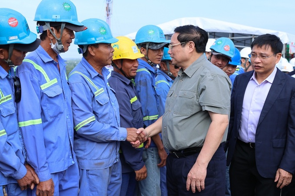 Bộ trưởng GTVT thúc triển khai các dự án giao thông trọng điểm - 2 Bộ trưởng GTVT thúc triển khai các dự án giao thông trọng điểm - 2