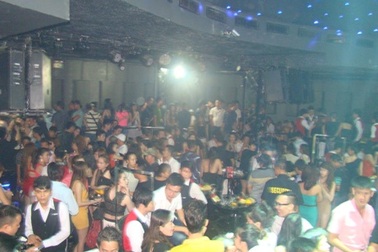 Công an đột kích vũ trường New Sài Gòn, dân chơi nháo nhào tháo chạy