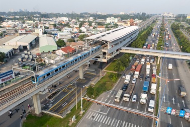Tăng trưởng 2 con số tỉnh, thành: Đầu tư công phải mở đường