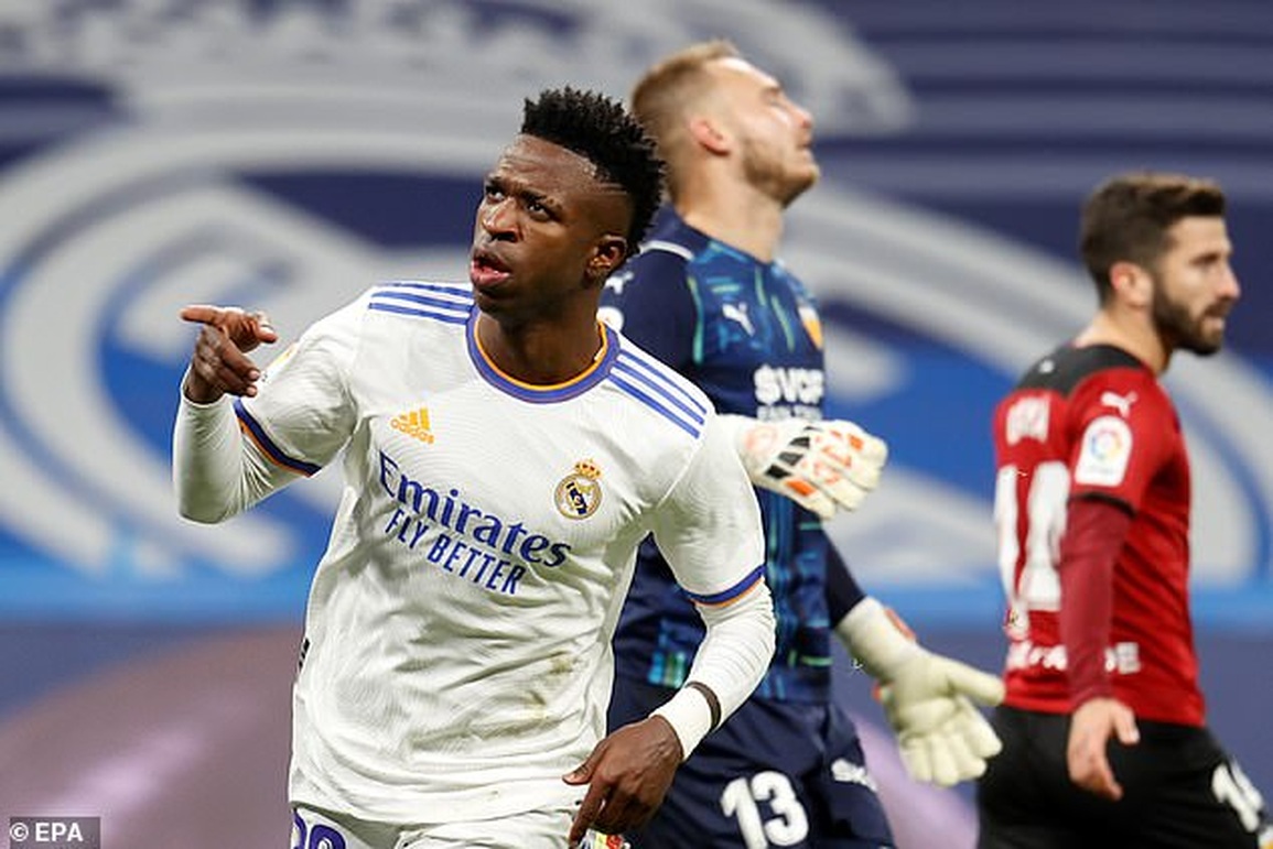 Real Madrid thắng đậm Valencia, Barcelona lại gây thất vọng - 3 Real Madrid thắng đậm Valencia, Barcelona lại gây thất vọng - 3