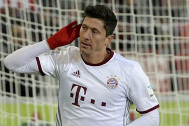 Bayern Munich “toát mồ hôi hột” ngược dòng trước Freiburg