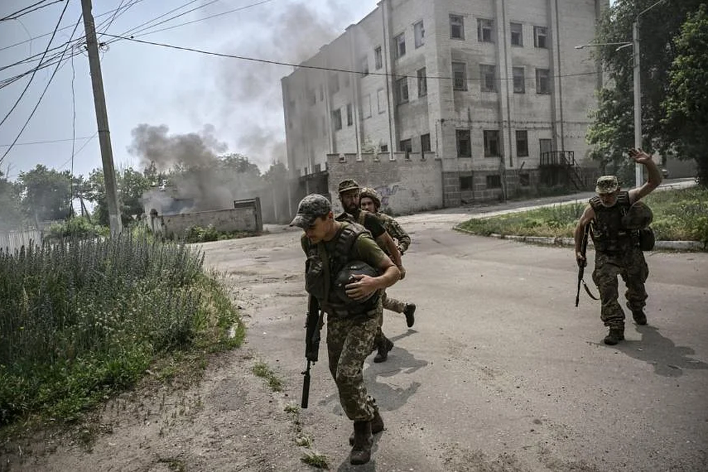 Phe ly khai nói Nga kiểm soát nhà máy lọc dầu lớn nhất Ukraine - 1 Phe ly khai nói Nga kiểm soát nhà máy lọc dầu lớn nhất Ukraine - 1