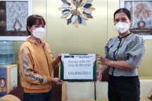 Bé gái mất 4 người thân vì Covid-19 được bạn đọc hỗ trợ hơn 116 triệu đồng