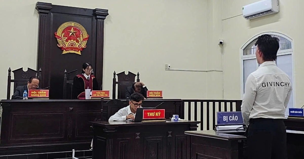 Quản lý nhà hàng ở TPHCM tổ chức cho nam nhân viên đi "sex tour"