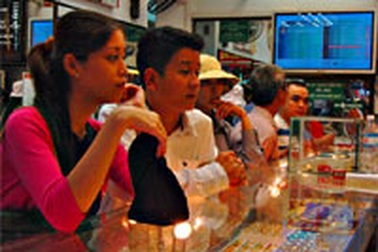 Giá vàng “phá” đỉnh, giao dịch thưa vắng