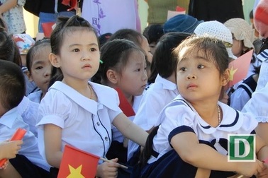 Học sinh nghỉ học vì dịch Corona, phụ huynh lấn bấn tìm người trông trẻ