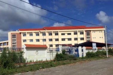 Khiển trách hiệu trưởng thu chi tài chính sai quy định