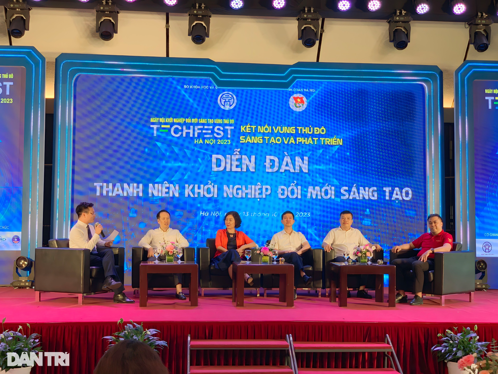 Thanh niên ngày nay liên tục đổi mới, làm chủ khoa học công nghệ - 3 Thanh niên ngày nay liên tục đổi mới, làm chủ khoa học công nghệ - 3