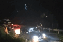 Cảnh sát mật phục bắt tội phạm ma túy như phim hành động