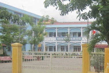 Vụ học sinh tiểu học cấp cứu nghi ngộ độc thực phẩm: 62 người nhập viện