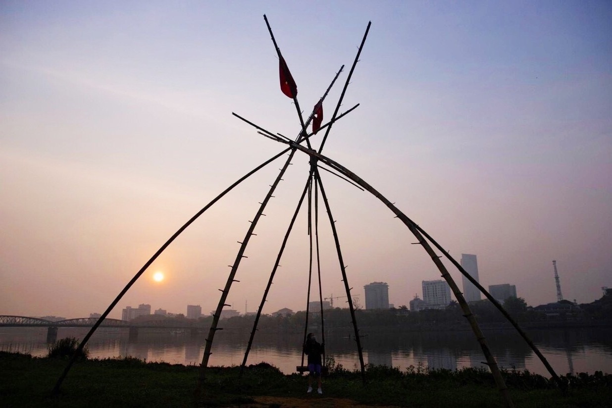 Khung cảnh hoàng hôn đẹp mê hoặc trên sông Hương - 7 Khung cảnh hoàng hôn đẹp mê hoặc trên sông Hương - 7