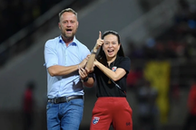 HLV Mano Polking gia hạn hợp đồng với tuyển Thái Lan đến hết Asian Cup 2023