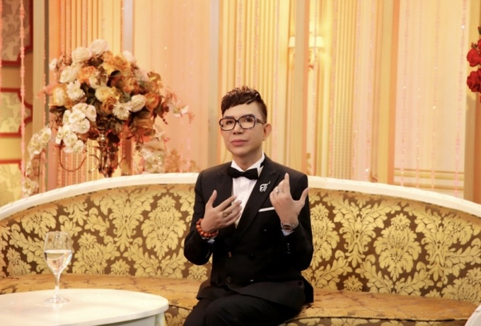 Long Nhật cho biết khi tham gia vào đoàn hát, mọi người đều rất mê phim bộ nhưng riêng anh thì không.