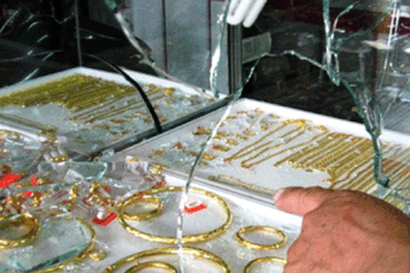 Chồng trộm vàng, vợ bán lại cho chính cửa tiệm bị mất