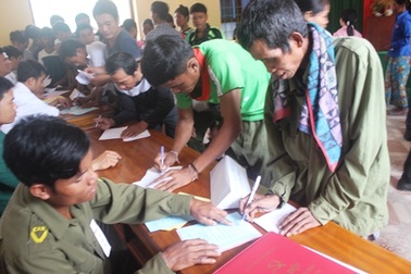 Đồng bào dân tộc, cử tri hải đảo... nô nức đi bầu cử sớm