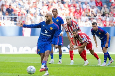 Bryan Mbeumo lập cú đúp, Man Utd ngược dòng hạ Atletico Madrid