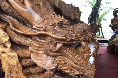 Hàng trăm người kéo nhau đến xem bộ ghế Kỳ Mộc tứ linh 3,8 tỷ đồng